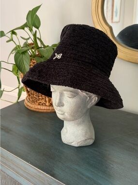 Betmar Chenille Bucket black women’s hat Vintage style.